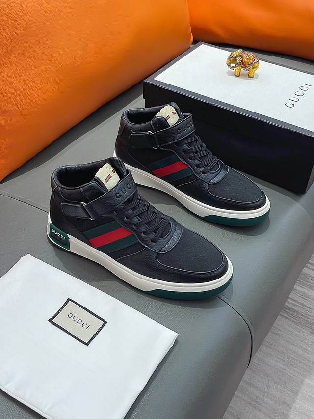 商品名称：GUCCI 古驰 正规码数: 38-44 高帮鞋 商品材料：精选 牛皮鞋面，柔软羊皮内里；原厂大底。