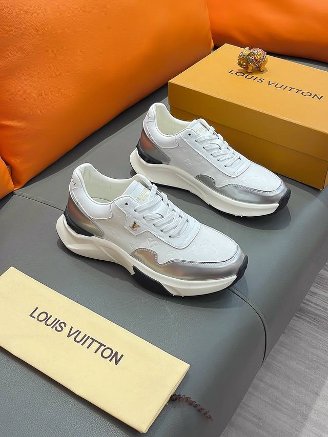 商品名称：LOUIS VUITTON 路易 威登 正规码数: 38-44 休闲鞋 商品材料：精选 牛皮鞋面，柔软绒毛内里；原厂大底。