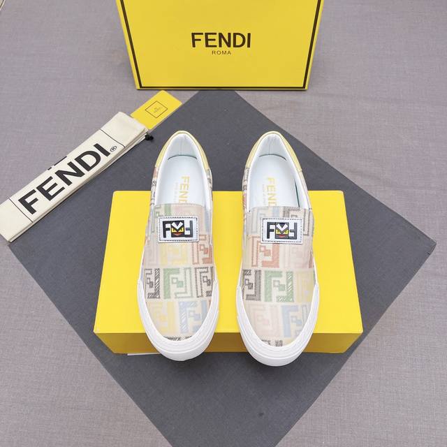 Fendi 芬迪 2024男士最新款高帮！专柜同步上市！全进口头层小牛皮搭配网布 舒适内里 羊皮垫脚，内里采用头层顶级羊皮，原版原厂特供橡胶大底。引领时尚新概念