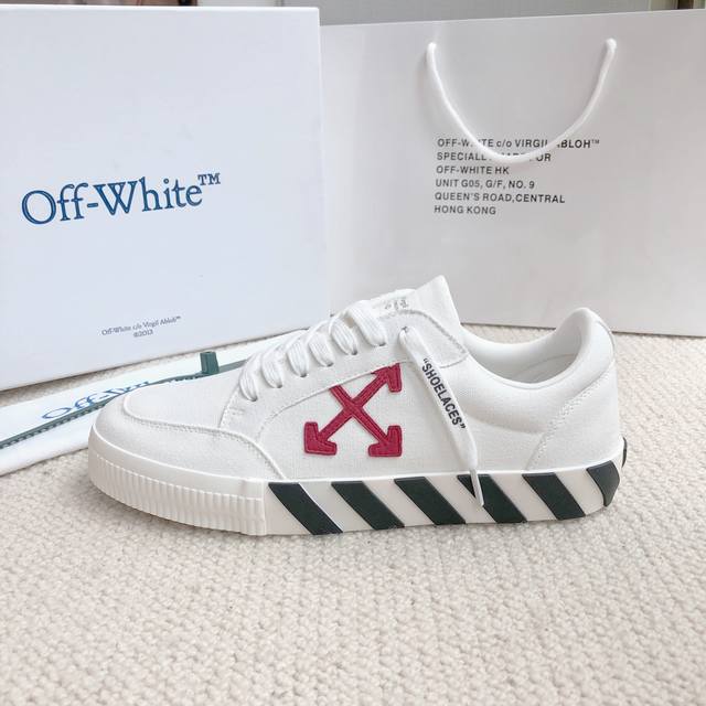 实价不让利 ！ OFF WHITE新品上新 情侣款 OFF WHITE新品上新 潮牌箭头斑马线大底，官网同步现货供应OFF WHITE经典十字标撞色标志潮范十足