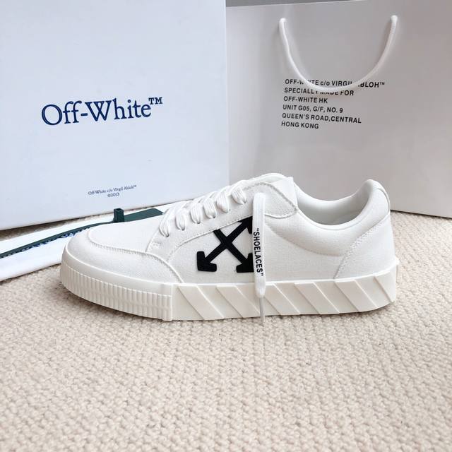 实价不让利 ！ OFF WHITE新品上新 情侣款 OFF WHITE新品上新 潮牌箭头斑马线大底，官网同步现货供应OFF WHITE经典十字标撞色标志潮范十足