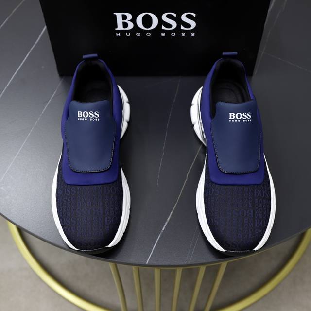 BOSS 最新上市、进口原版透气网布材料、高级原版图案。高端1:1开模定制，原版大底，更轻便，防滑。时尚主打潮流，百搭爆款。散发时尚休闲气息，时尚就在脚下。码