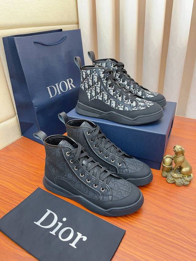 实价： 迪奥 Dior 官网精选一切材质均按原版材料精心泡制只做最美最好原版鞋鞋面采用专柜同等材质弹力透气网布与滴胶结合TPR原版大底码数:38-44