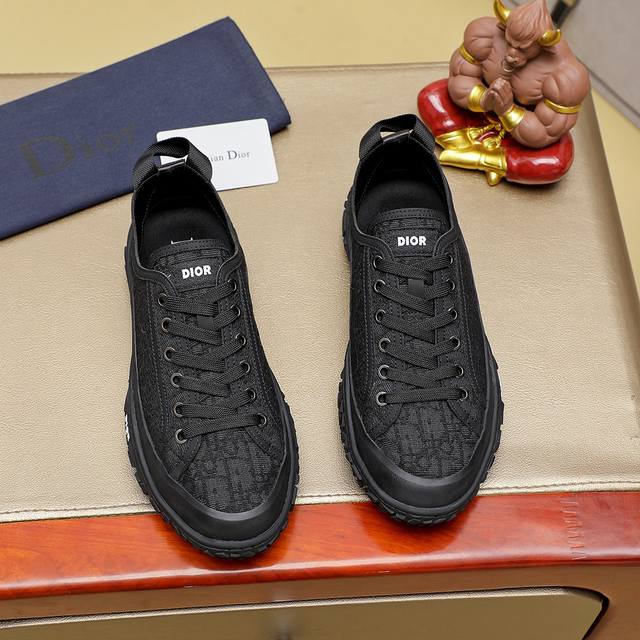 商品商标：Dior 迪奥 休闲鞋 正码码数: 38-44 商品材料：精选原版透气织布鞋面 网配皮内里 原版大底