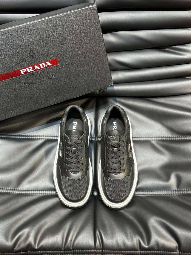 PRADA 普拉达 -高端品质 原单,鞋身空压品牌logo，大底：超轻TPU发泡 橡胶；双色成型大底,超高品控 做工精细：凸显 高端 贵气 档次 38-44 4