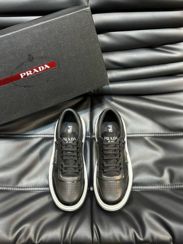 PRADA 普拉达 -高端品质 原单,鞋身空压品牌logo，大底：超轻TPU发泡 橡胶；双色成型大底,超高品控 做工精细：凸显 高端 贵气 档次 38-44 4