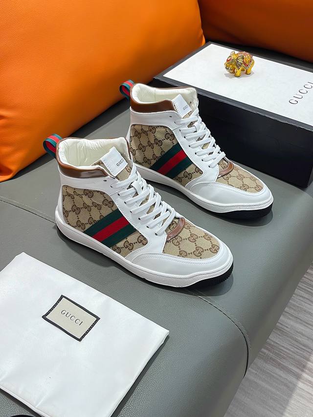 商品名称：Gucci 古驰 正规码数: 38-44 高帮鞋 商品材料：精选 牛皮鞋面，柔软羊皮内里；原厂大底。