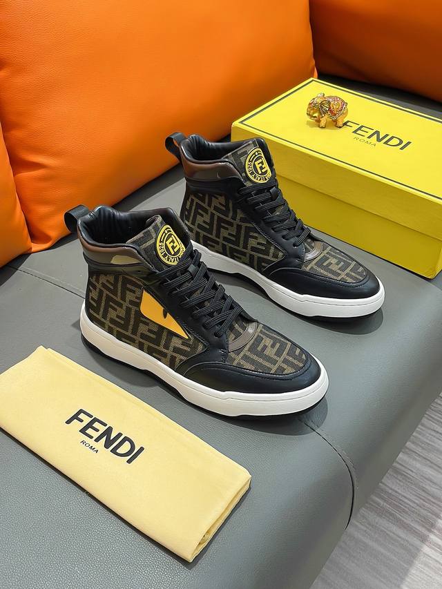 商品名称：Fendi 芬迪 正规码数: 38-44 高帮鞋 商品材料：精选 牛皮鞋面，柔软羊皮内里；原厂大底。