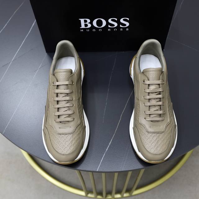 出厂价： 顶级原单boss 最新上市、进口原版牛皮面、高级原版图案。高端1:1开模定制，原版大底，更轻便，防滑。时尚主打潮流，百搭爆款。散发时尚休闲气息，时尚就