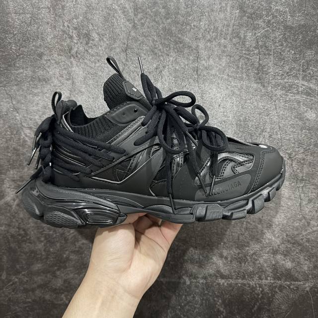 Ok版本 Balenciaga Track 3.0 巴黎世家三代复古老爹鞋 套娃绑带鞋纯黑 全套原纸板楦头开发 最原汁原味的灵魂版型 全鞋荧光划线卡点 胶水把控