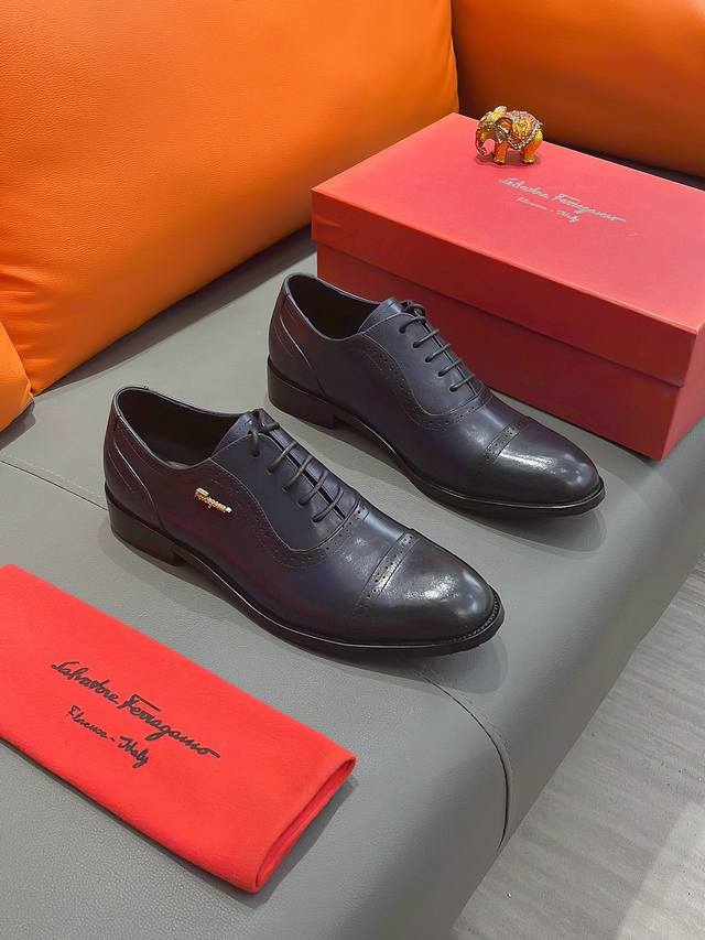 商品名称：Ferragamo 菲拉格慕 正规码数: 38-44 西装鞋 商品材料：精选 头层牛皮鞋面，进口羊皮内里；原厂大底。