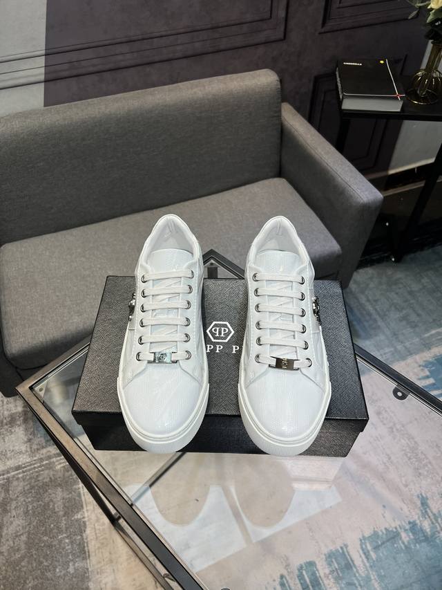 philipp Plein 菲利普普来因 男鞋高端品牌 鞋面进口头层牛皮羊皮内里，原版五金扣。惊世之作，与官方的质量相比美的1：1复刻！打造时尚个性衬托你的与众