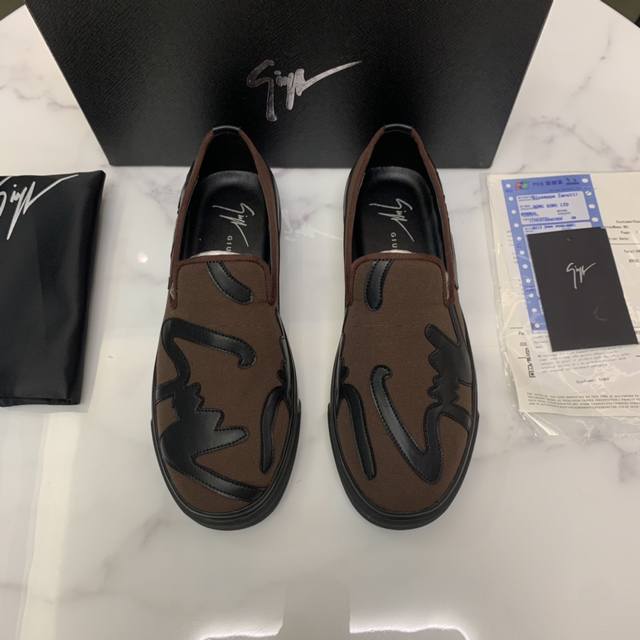 商品商标:Giuseppe Zanotti 正码码数:38-44 37.45定做 商品材料:Gz休闲男鞋，进口头层防水牛仔布高端上档次，牛皮里，橡胶耐磨原版大底