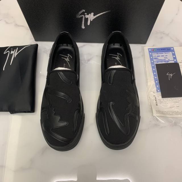 商品商标:Giuseppe Zanotti 正码码数:38-44 37.45定做 商品材料:Gz休闲男鞋，进口头层防水牛仔布高端上档次，牛皮里，橡胶耐磨原版大底