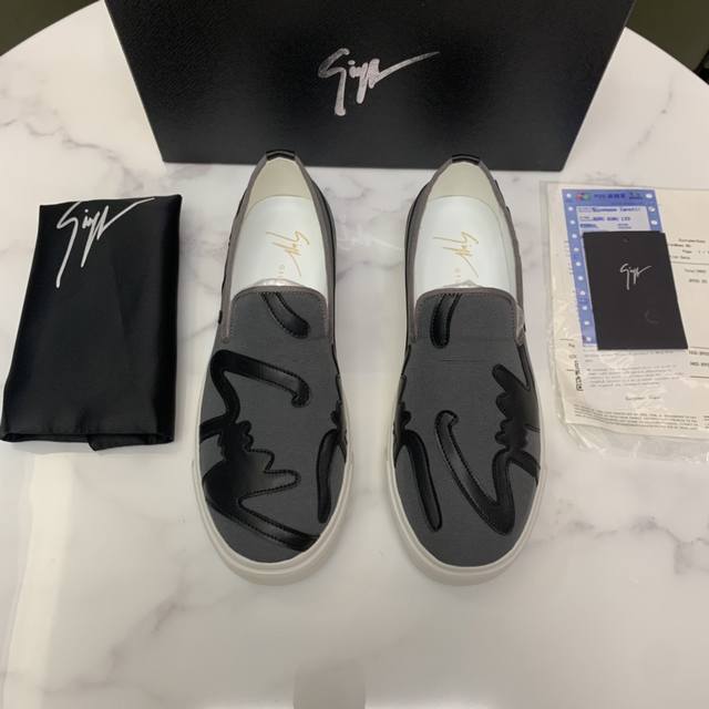 商品商标:Giuseppe Zanotti 正码码数:38-44 37.45定做 商品材料:Gz休闲男鞋，进口头层防水牛仔布高端上档次，牛皮里，橡胶耐磨原版大底