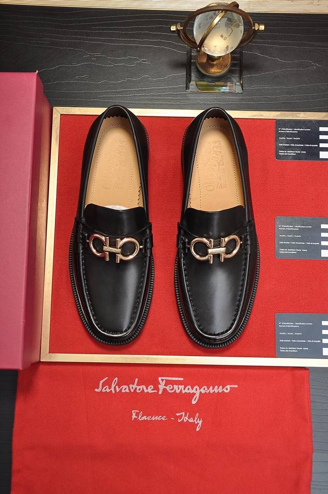 出厂价 Ferragamo 菲拉格幕 高端牛里 新款 Ferragamo* 顶级版本 菲拉格幕经典正装皮鞋！选用进口原版牛皮，内里头层舒适牛皮内里！原版耐磨橡胶