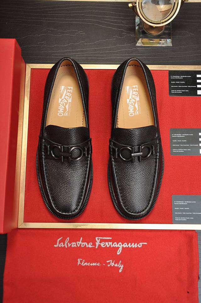 出厂价 Ferragamo 菲拉格幕 高端牛里 新款 Ferragamo* 顶级版本 菲拉格幕经典正装皮鞋！选用进口原版牛皮，内里头层舒适牛皮内里！原版耐磨橡胶