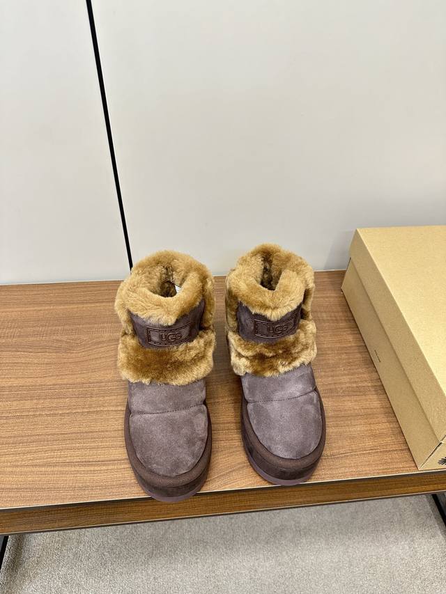 ugg24秋冬雪地 Ugg，时髦人都在穿雪地靴，内增3Cm，万人大秀的丑萌雪地靴重新翻红 看着巨无霸巨显瘦还暖和好穿！ Ins博主以及明星大爱品牌 面料：羊皮毛