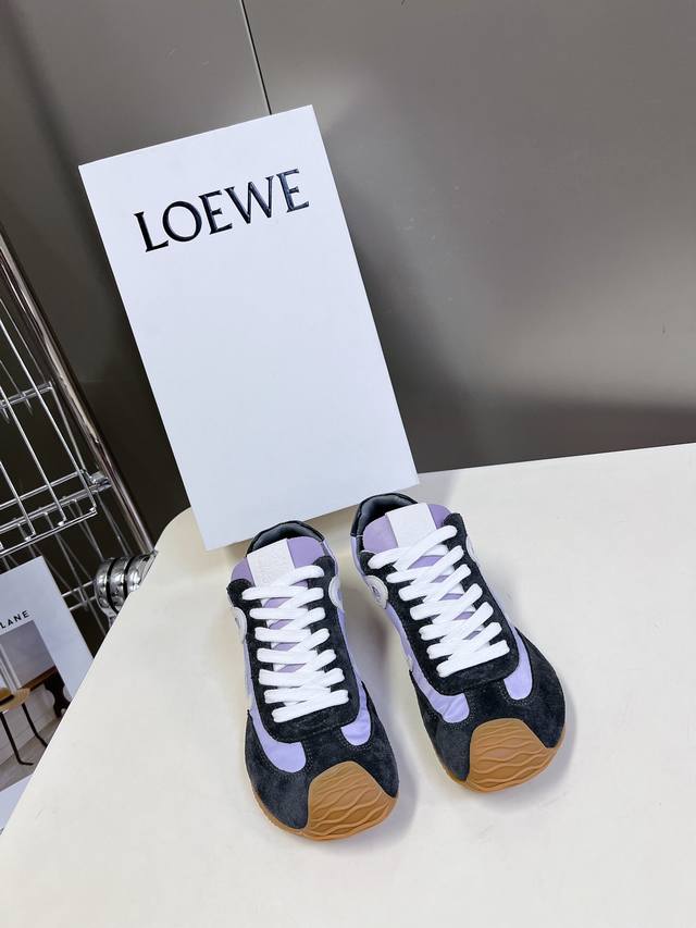 男装10 Loewe罗意威专柜同步2.0升级版 情侣款系列最新配色，阿甘鞋、德训鞋、运动鞋 小红书好物分享；实在是太美太好穿太舒服太百搭啦 鞋子很轻便，逛街暴走