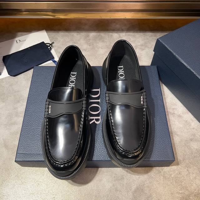 编码：Ys004050 迪奥 Dior Explorer 乐福鞋 黑色光滑牛皮革懒人鞋 2024Ss新款出货 小牛皮&开边珠牛皮鞋面和同色调凹口橡胶鞋底，小牛皮