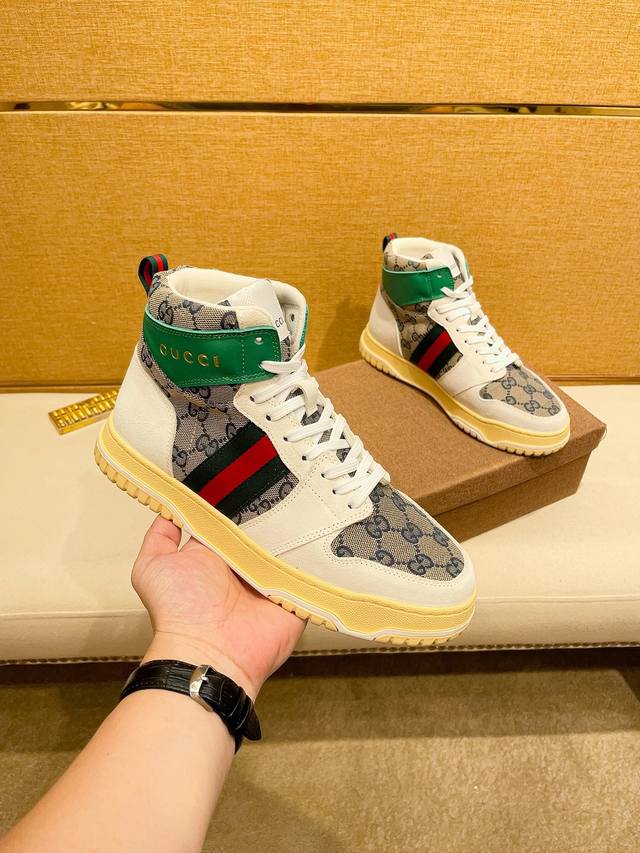 工厂价 Gucci 古奇 高帮 2024新款精心打造，引爆全场！不断创新的国际品牌 此款男士四季高帮休闲鞋，原版版本，鞋面采用牛皮面料 ，皮垫脚真爆超轻防滑大底