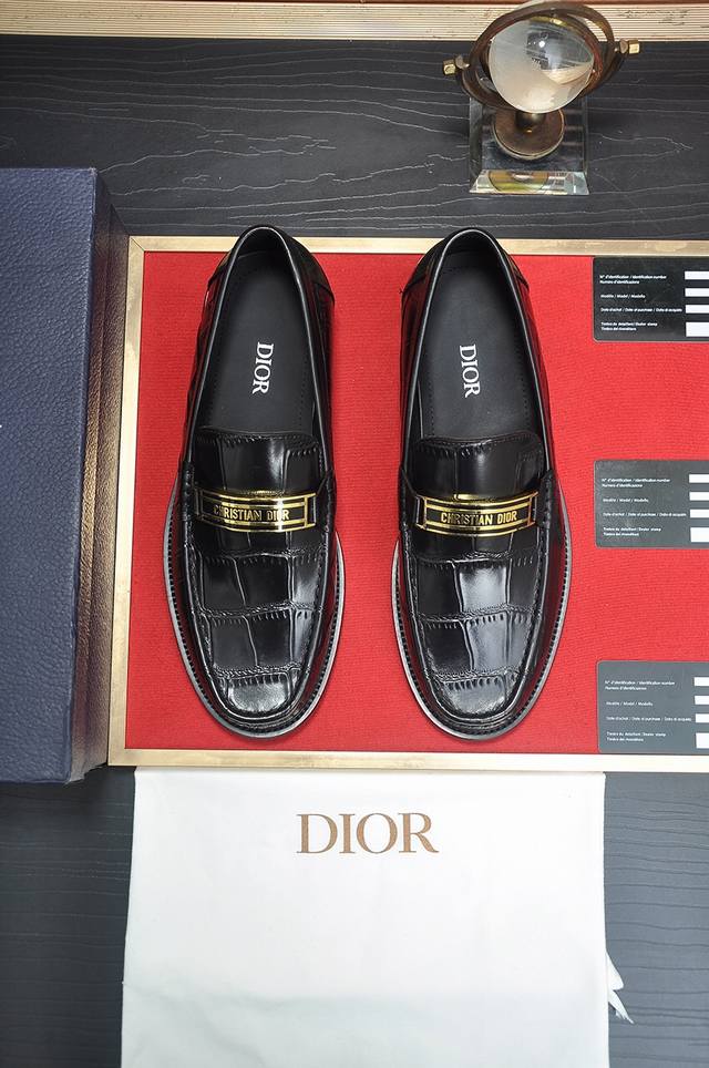 出厂价 Dior 牛皮内里 迪奥原版1:1高品质出厂，进口原版料，进口版原牛皮，水染牛皮内里，原版tpu大底，码数:38-44