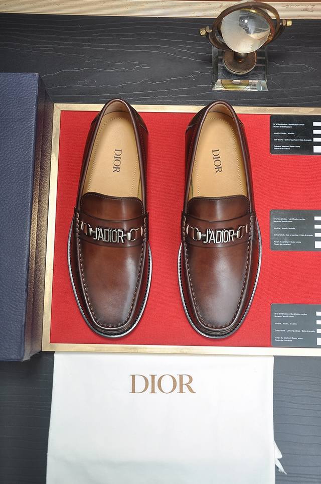 出厂价 Dior 牛皮内里 迪奥原版1:1高品质出厂，进口原版料，进口版原牛皮，水染牛皮内里，原版tpu大底，码数:38-44