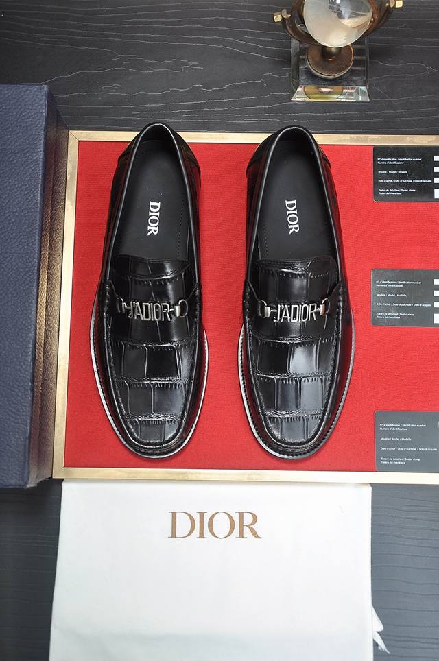 出厂价 Dior 牛皮内里 迪奥原版1:1高品质出厂，进口原版料，进口版原牛皮，水染牛皮内里，原版tpu大底，码数:38-44