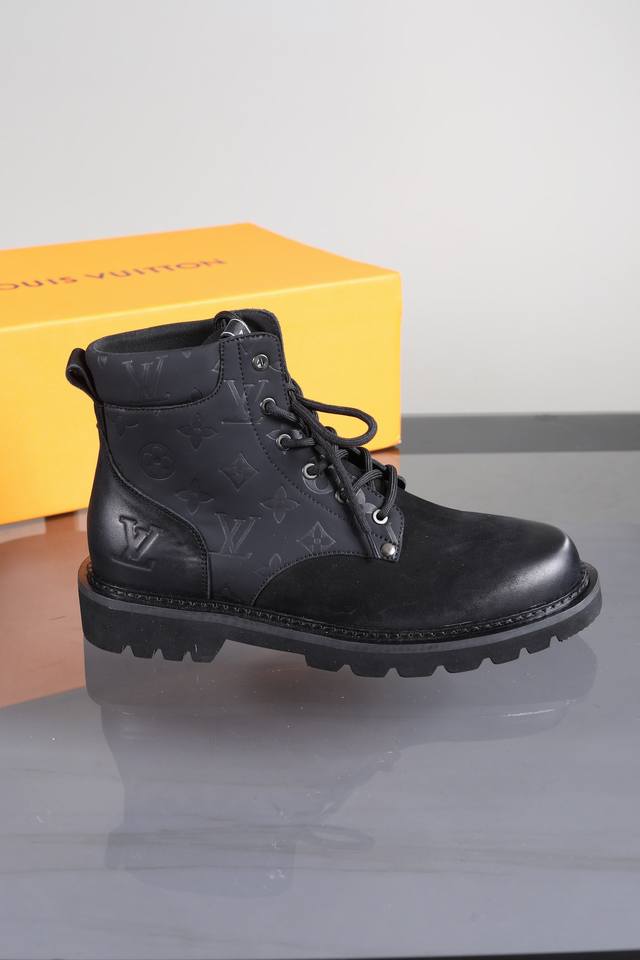 l家 顶级p: Size:39-44 38.45定做 原单lv官网男士休闲高帮皮鞋，顶级原单复刻，采用进口开边珠小牛皮，极强质感，小牛皮透气内里，原版大底，防滑