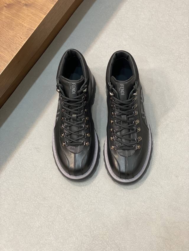 fendi 顶级p: Size:39-44 45定做 Fend芬迪牛皮及裸靴 系带及裸靴，黑色牛皮，牛麂皮材质。点缀灰色和黑色、咖色ff提花布料细节。上脚非常舒