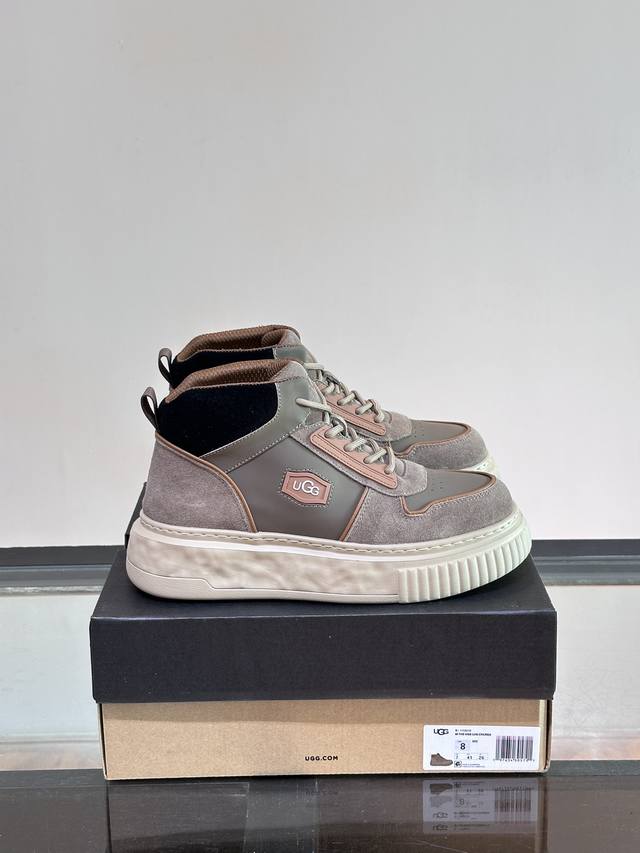 ugg P: Size：39-44 雪地靴，保暖的同时一样可以时尚啊 增高保暖休闲运动百搭的一款！！！ 鞋面采用意大利进口高丝光牛反绒，内里澳大利亚纯羊毛，！！