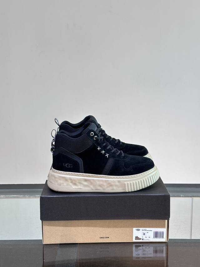 ugg P: Size：39-44 雪地靴，保暖的同时一样可以时尚啊 增高保暖休闲运动百搭的一款！！！ 鞋面采用意大利进口高丝光牛反绒，内里澳大利亚纯羊毛，！！