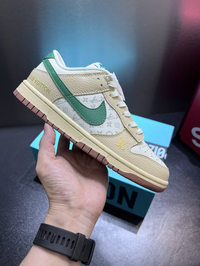 会员限定nike Dunk Low By You 专属定制男子运动鞋 Size；36~45 带半码 如今nike Dunk的定制业务在消费者群体中已经越 来越普