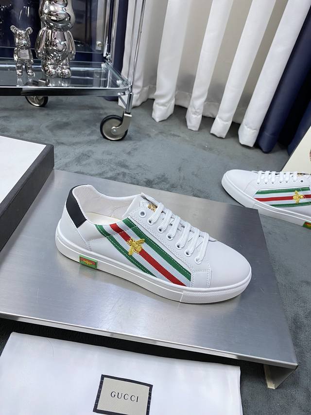 商品商标:Gucci 古奇 休闲鞋 正码码数:38-44 商品材料:鞋面头层牛皮，进口网布内里猪皮垫脚，原版防滑橡胶大底，整体造型浑然天成，重新设计打造的经典板