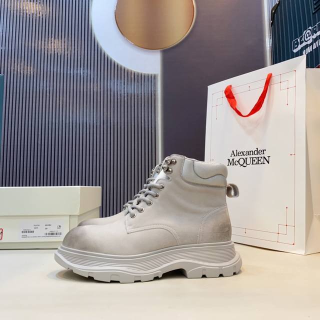 alexander Mcqueen 情侣款 P: 女size:女35-40男39-45 女40.男45 订做 Alexander Mcqueen太阳]麦昆顶级板