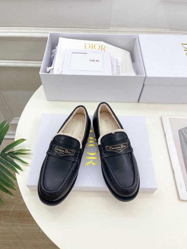 dior 迪奥 24 2024早春新品 顶级版本 专柜主打新款 Dior Boy羊毛乐福鞋硬货上新 代购级别！高级感十足！国内外博主刷爆的一款，复古又时髦 上脚