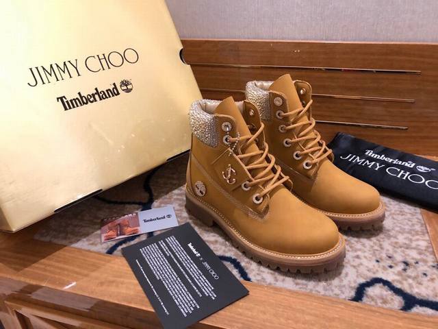 秋冬jimmy Choo 吉米周 Xtimberland 天伯伦 联名限量款户外登山鞋，满钻全球限量50双刚上专柜就已经断货，真正所谓有价无鞋鞋面，五金扣饰原版