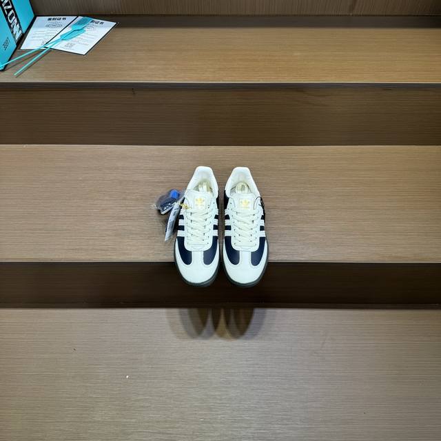 阿迪三叶 Adidas Originals Samba Og 桑巴舞系列绅士德训足球风百搭低帮休闲运动板鞋带减震大底. 尺码:36 36.5 37 38 38.