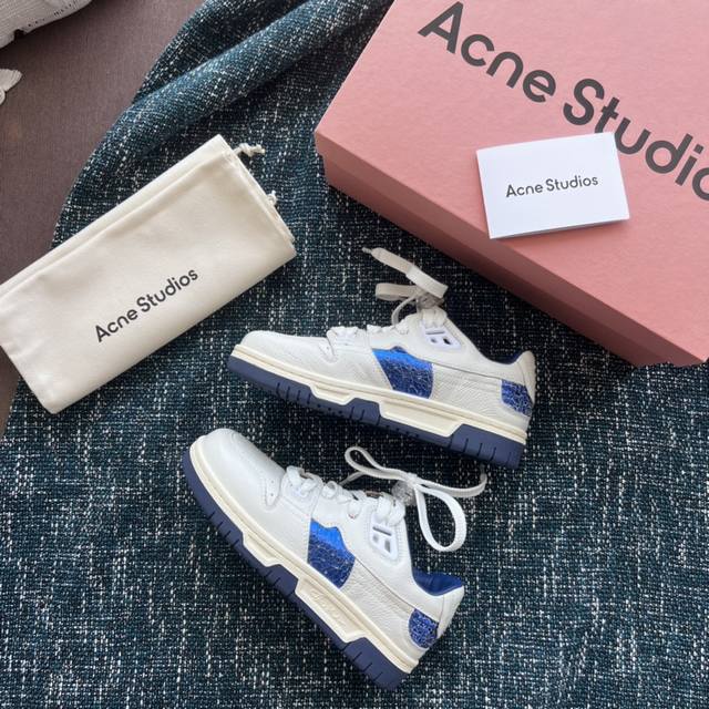 Acne Studios Ss23 Face最新高颜值小白鞋，专柜购版顶级复原&博客店主各大明星纷纷种草以80年代的经典球鞋作为设计灵感，将标志性的设计在鞋扣鞋