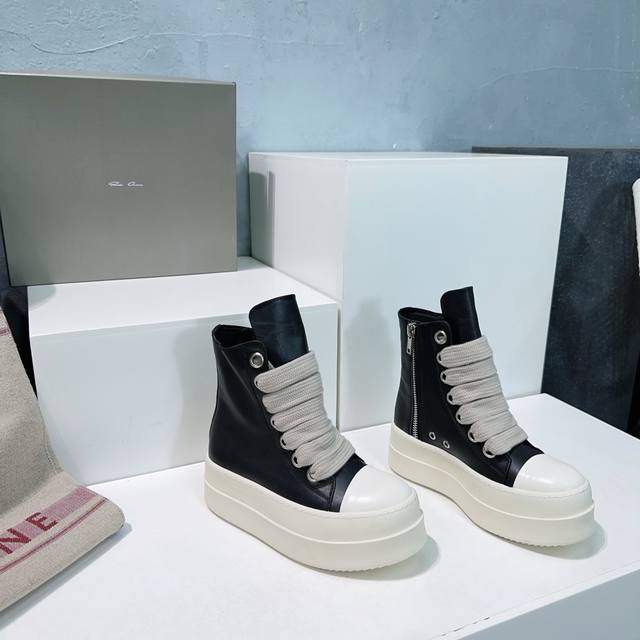 高品质出厂粗绳 顶级品质超酷潮鞋 男女同款机车靴 ！ Rick Owens-24Ss秋冬厚底 Ro 系列 牛皮面 高品质 ！黑色打蜡牛皮皮质 Owens 到20