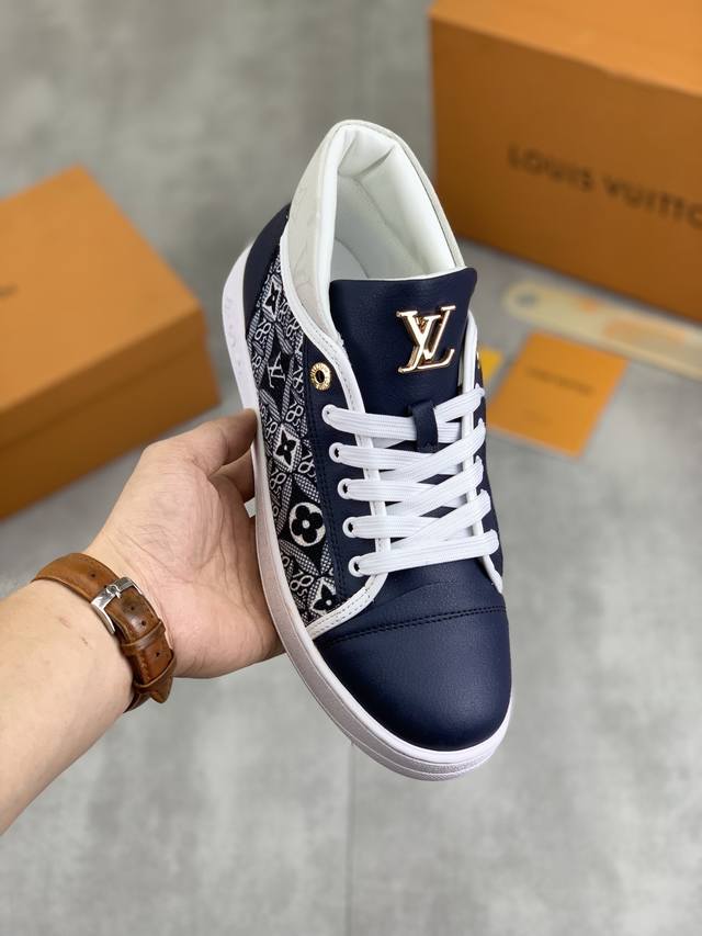 出厂价 实价 Louis Vuitton 新款lv路易威登 * Lv经典高帮潮鞋！选用进口原厂柔软小牛皮，柔软猪皮内里.原版耐磨橡胶大底！高品质精品！码数：38