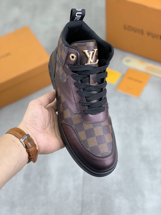 出厂价 实价 Louis Vuitton 新款lv路易威登 * Lv经典高帮潮鞋！选用进口原厂柔软小牛皮，柔软猪皮内里.原版耐磨橡胶大底！高品质精品！码数：38