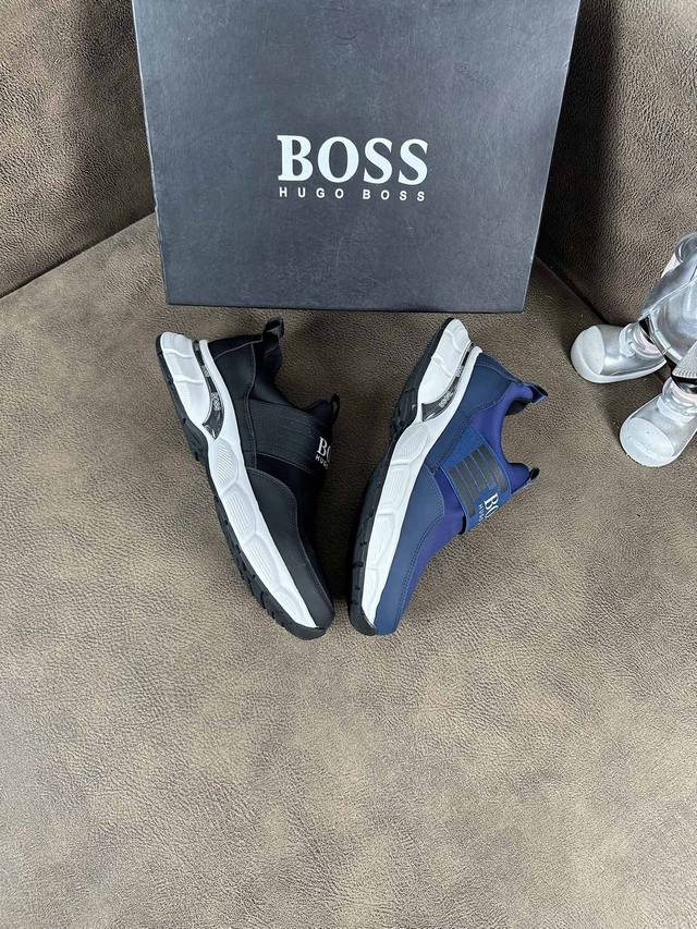 工厂价： Boss 运动男鞋，以经典的设计成为永不落幕的时尚宠儿，经典的休闲造型。采用进口透气面，太阳]品牌专用大底，Tpu耐磨超轻大底，轻便，整体设计和谐统一