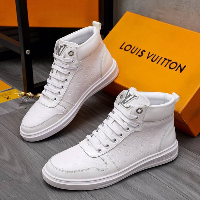 商品商标：Louis Vuitton 路易威登 休闲鞋 正码码数: 38-44 商品材料：精选 头层牛皮鞋面，进口羊皮内里。原版大底