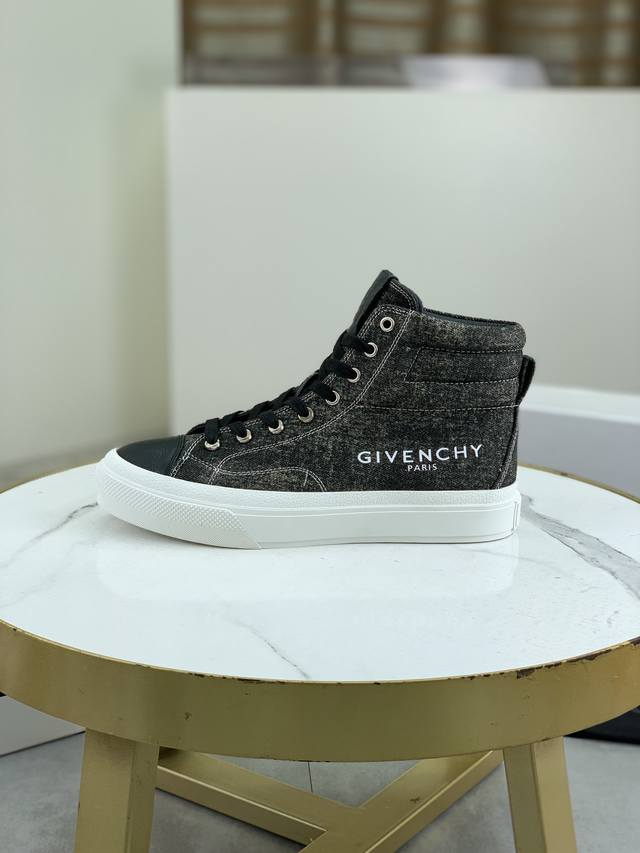 工厂价 顶级高端版本 代购品质 原版开发 纪梵希 Givenchy 情侣款高帮 标准码：35-44； 34 45 46 47可以定做 等级：官网同款 原单品质材