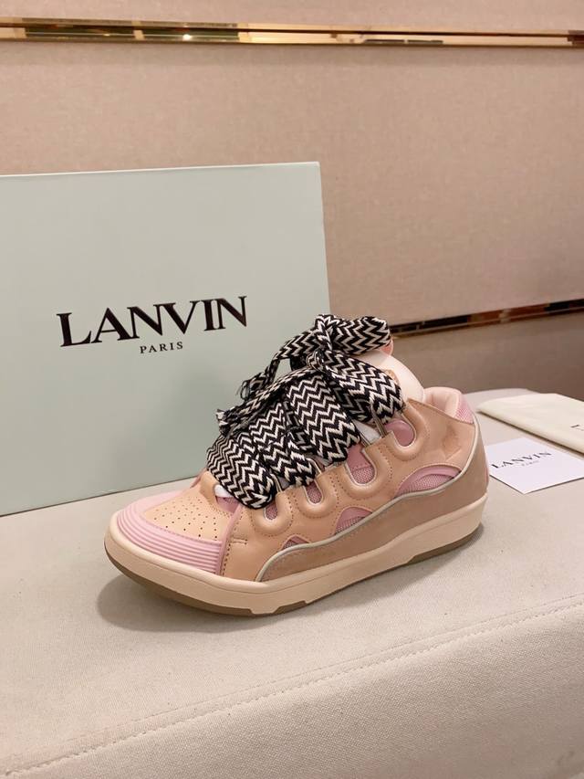 工厂价: 浪凡lanvin 限定系列；沉稳、笃定、活泼、经典与潮流、成熟与青春；诠释多面魅力组合构成一个五彩斑斓的艺术品浪凡情侣款面包鞋，运动鞋，德训鞋，高帮鞋