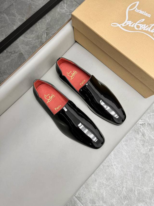 christian Louboutin Cl 高品质男鞋 面料选用进口开边珠牛皮，牛皮内里，意大利进口真皮大底 码数：39-44 38，45，46定做