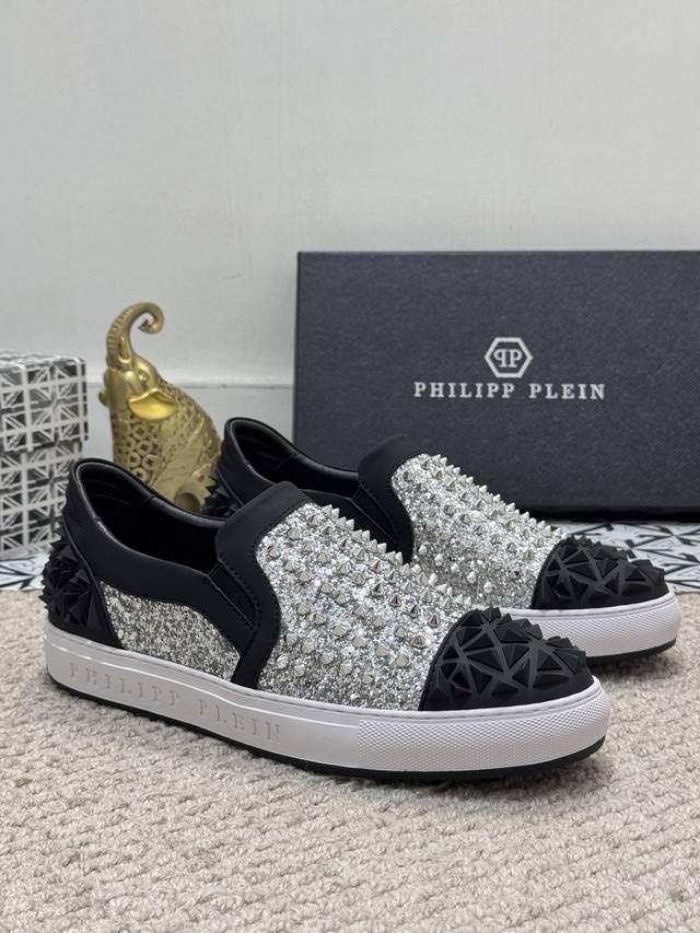 出厂价 实价 Philipp Plein 菲利普普来因 高帮男鞋高端品牌 官网1:1。鞋面采用牛皮羊皮内里，原版五金配件，独家新款，惊世之作，与官方的质量相比美