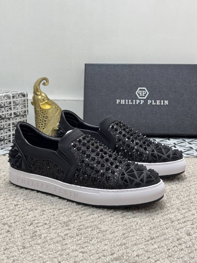 出厂价 实价 Philipp Plein 菲利普普来因 高帮男鞋高端品牌 官网1:1。鞋面采用牛皮羊皮内里，原版五金配件，独家新款，惊世之作，与官方的质量相比美