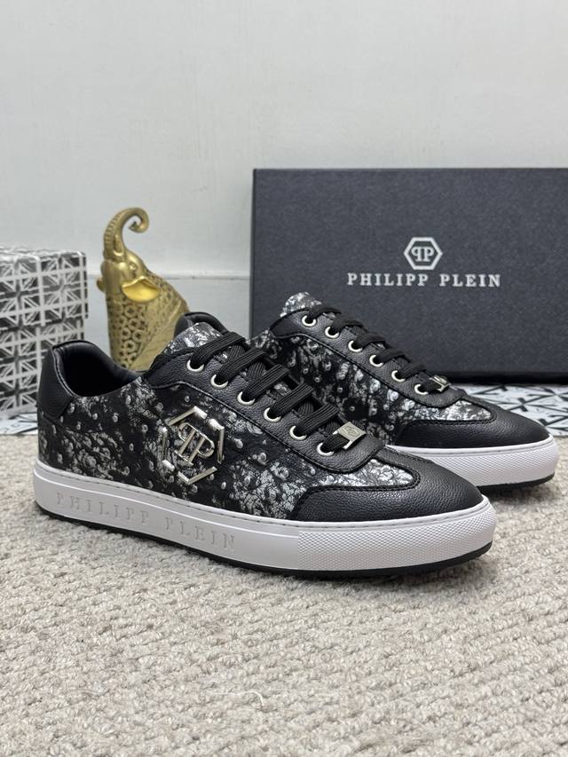 出厂价 实价 Philipp Plein 菲利普普来因 高帮男鞋高端品牌 官网1:1。鞋面采用牛皮羊皮内里，原版五金配件，独家新款，惊世之作，与官方的质量相比美